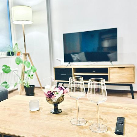 Apartamento Turku Central Luxury Modern Cozy Flat 69M2 Exterior foto