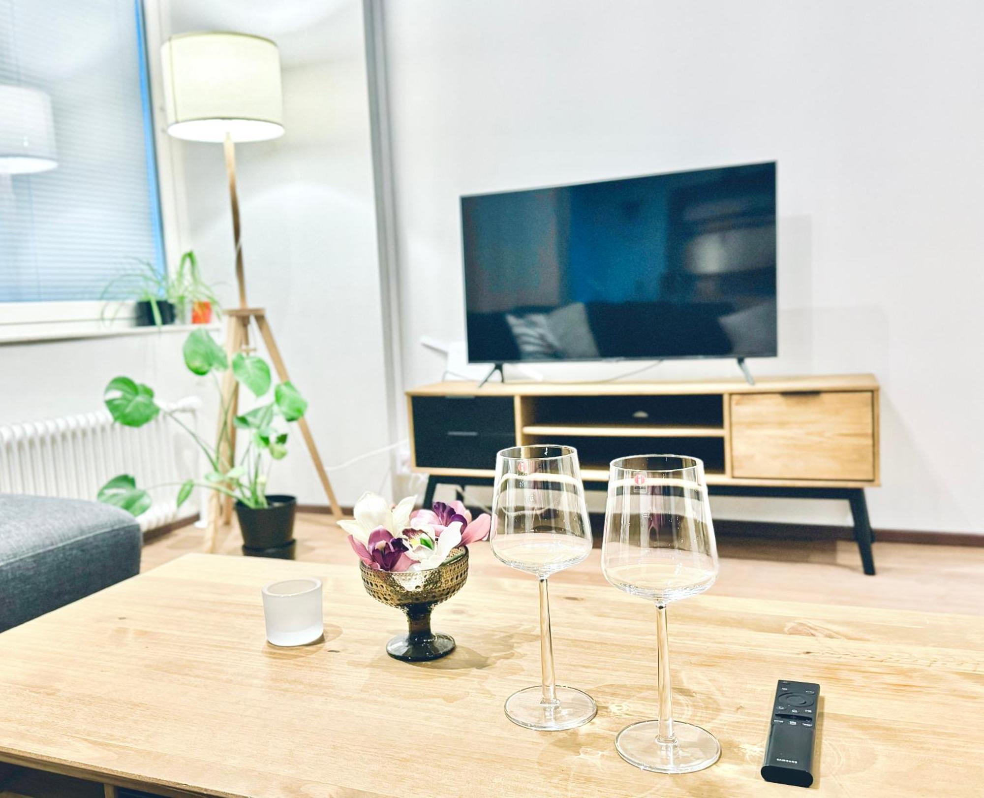 Apartamento Turku Central Luxury Modern Cozy Flat 69M2 Exterior foto